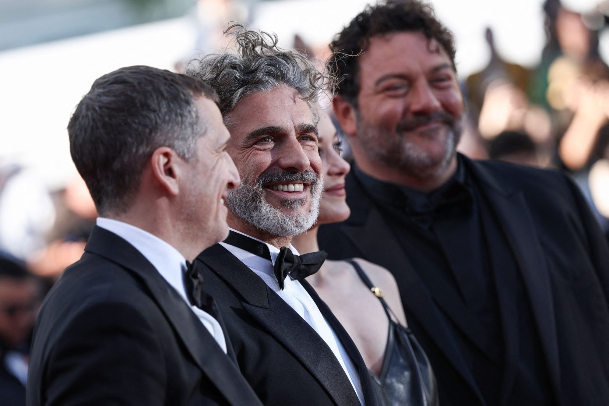 Sbaraglia, muy sonriente este viernes en la alfombra roja de Cannes junto a Canet, Cotillard (semioculta) y Menochet