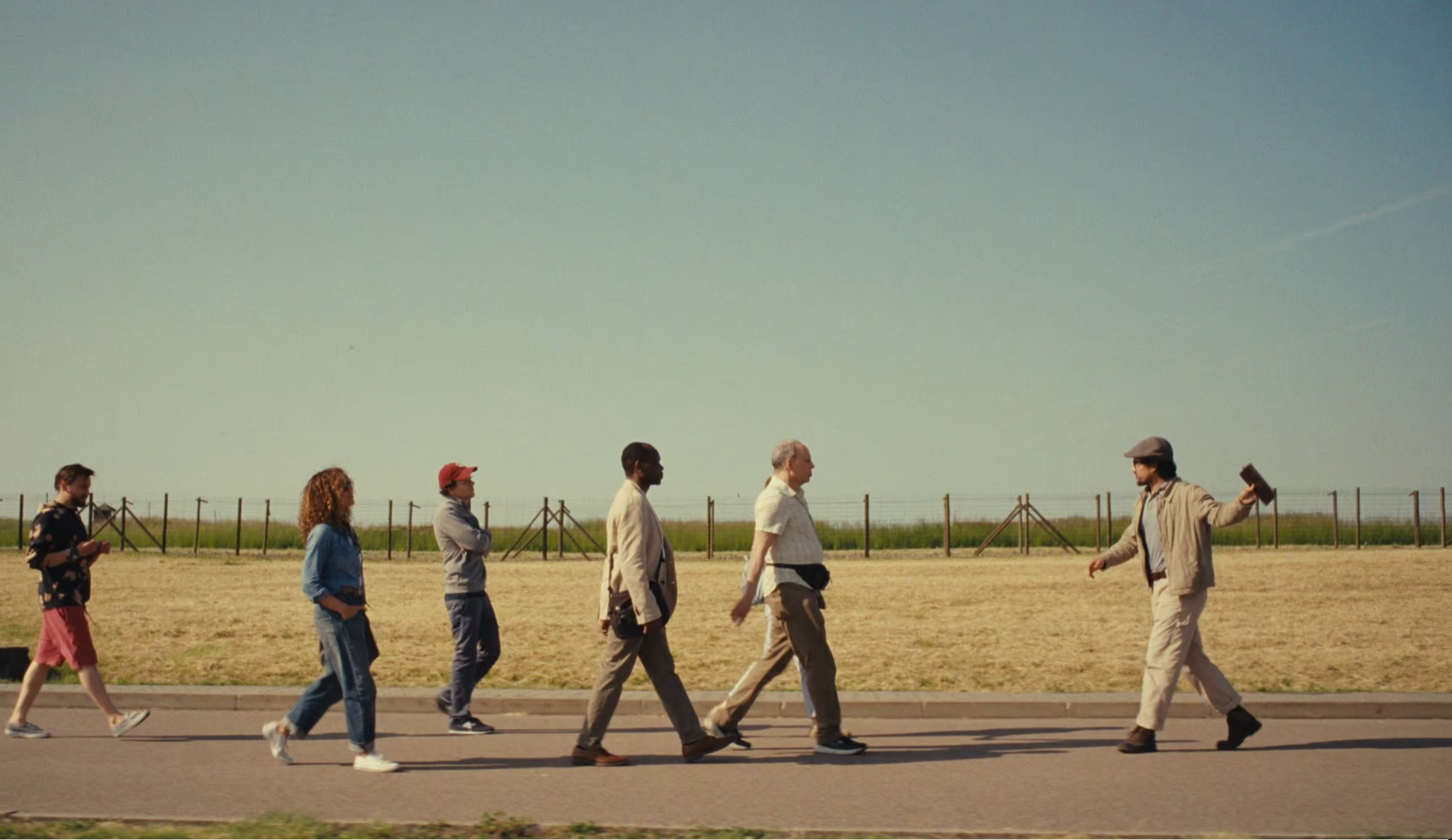 Una de las escenas más emotivas ocurre durante la visita al campo de concentración de Majdanek. Jessie Eisenberg comentó que “las escenas de este campo de concentración no se vieron en ninguna película sobre el Holocausto. Pero mi propia familia proviene de aquí
