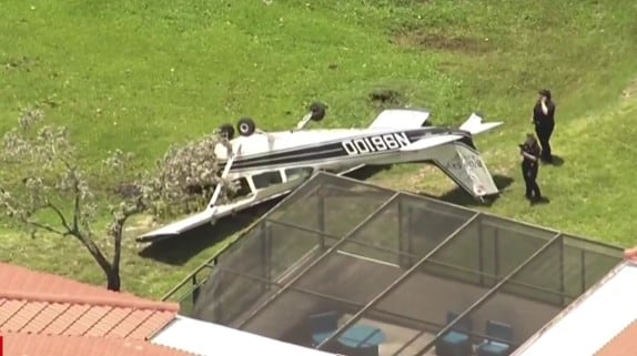Los dos pasajeros de la avioneta sobrevivieron al impacto