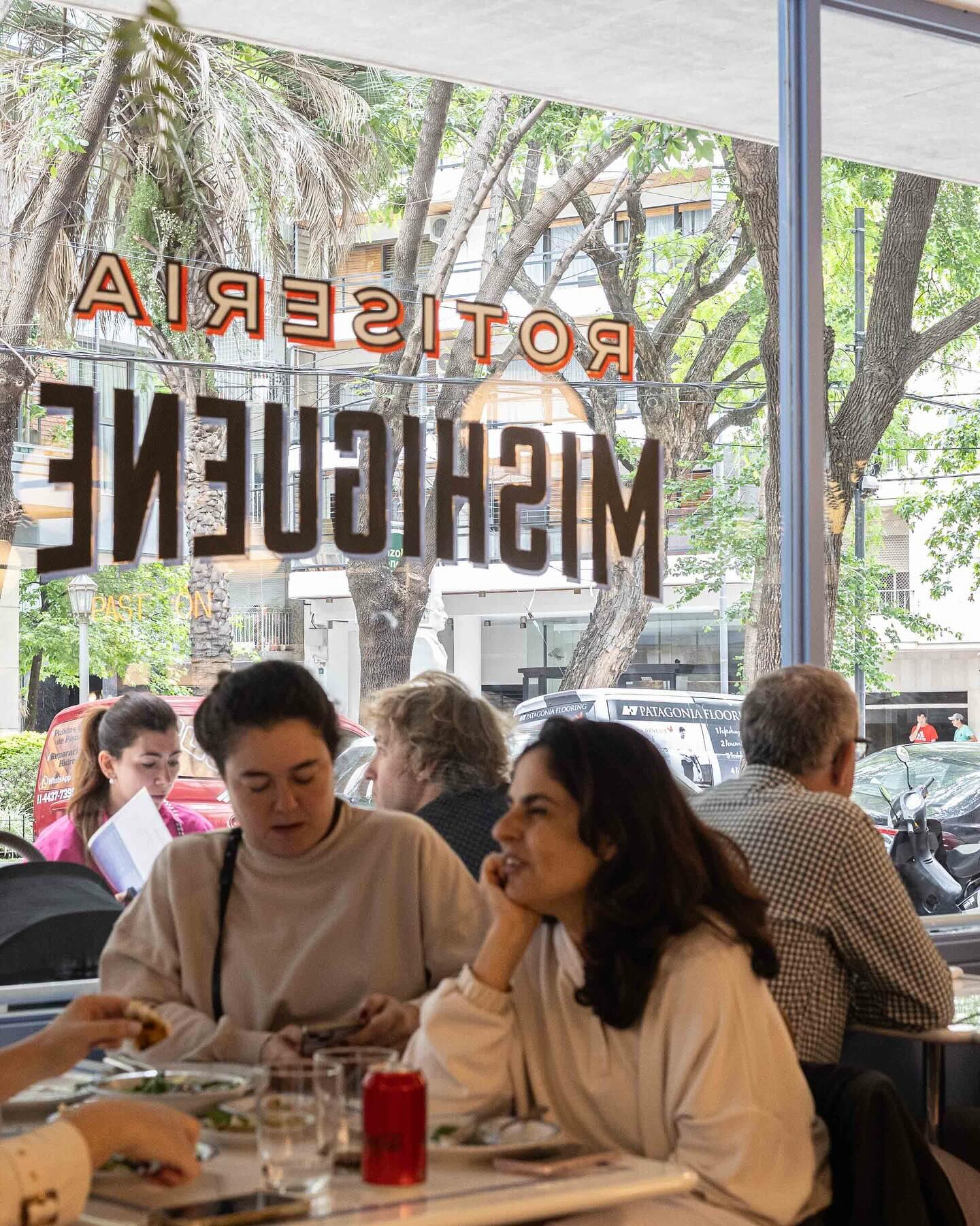 Platos tradicionales, para comer en el restaurante o para llevar