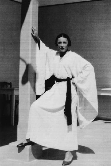 Marga tras ser liberada de Yidda (Foto en Cautiva en Arabia, de Morató)