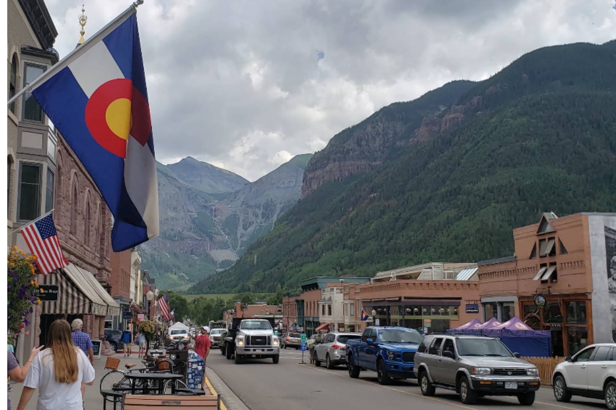 Después de un año de viaje por el oeste de Estados Unidos, eligió establecerse en un valle cercano a Telluride, atraída por sus paisajes montañosos