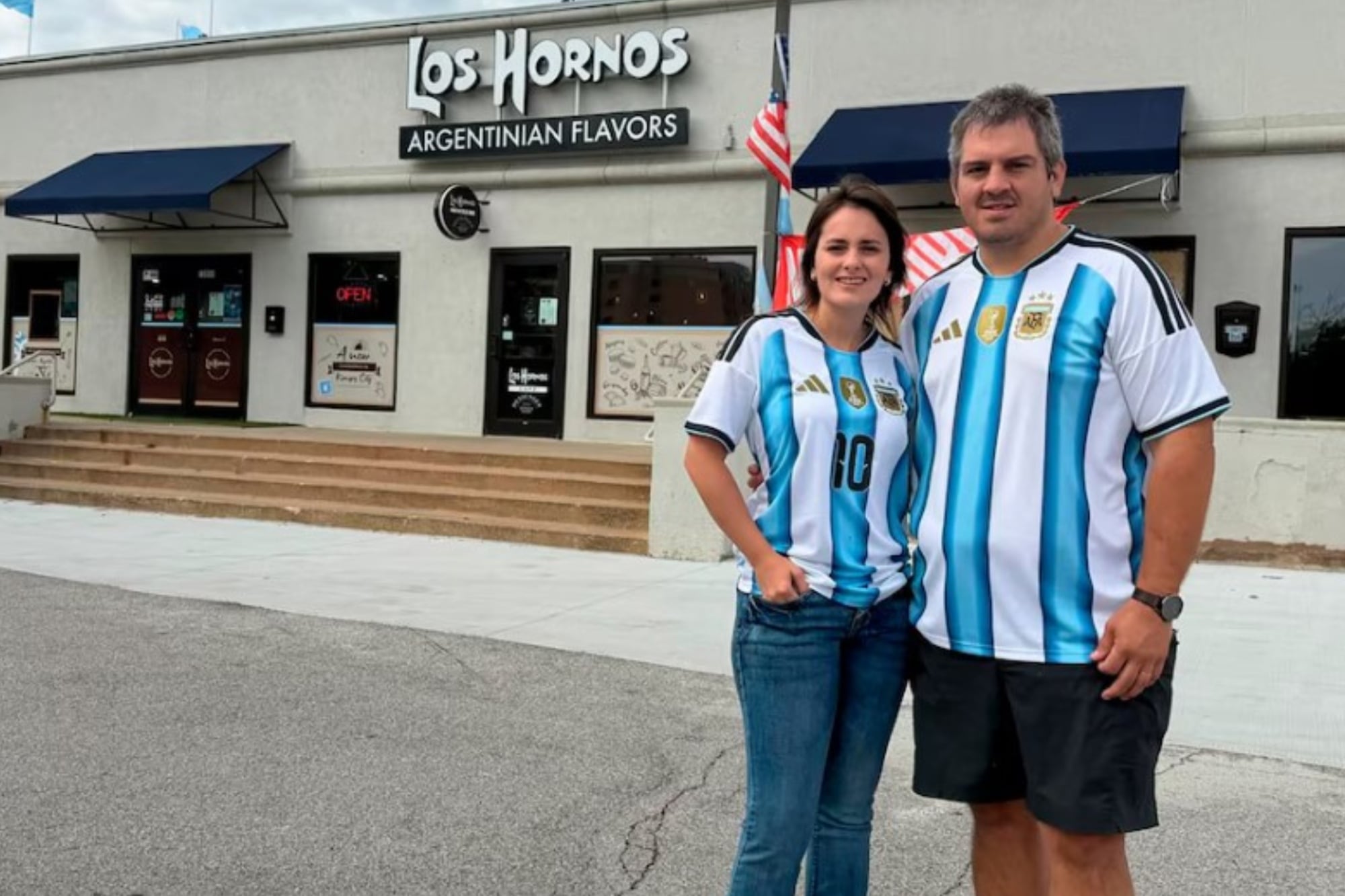 Los argentinos que emigraron a Kansas, deleitan con su propuesta low cost y avisan a los que irán al Mundial: “Hay que estar preparado”