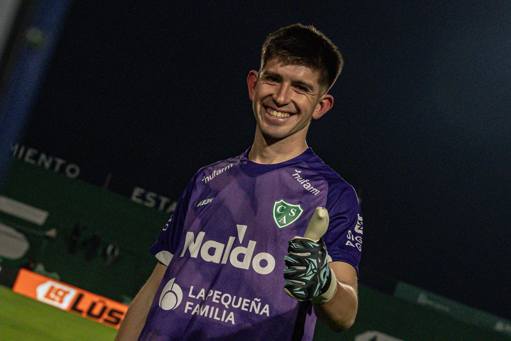 El arquero Thyago Ayala, la figura de Sarmiento en la victoria ante Independiente Rivadavia por 2-1