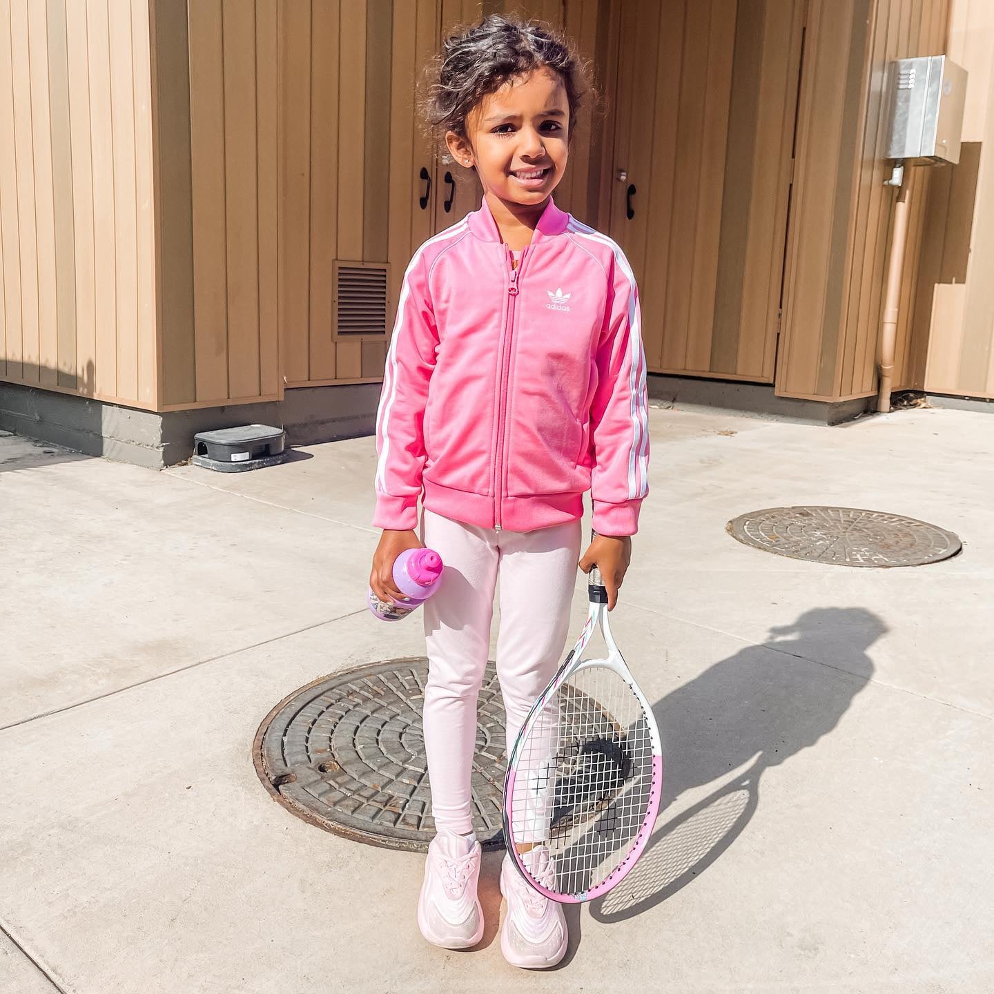 La nueva vida de Kashe Quest, la niña genio que a los dos años ya tenía un coeficiente intelectual similar al de Einstein 8 Kashe Quest disfruta de jugar al tenis