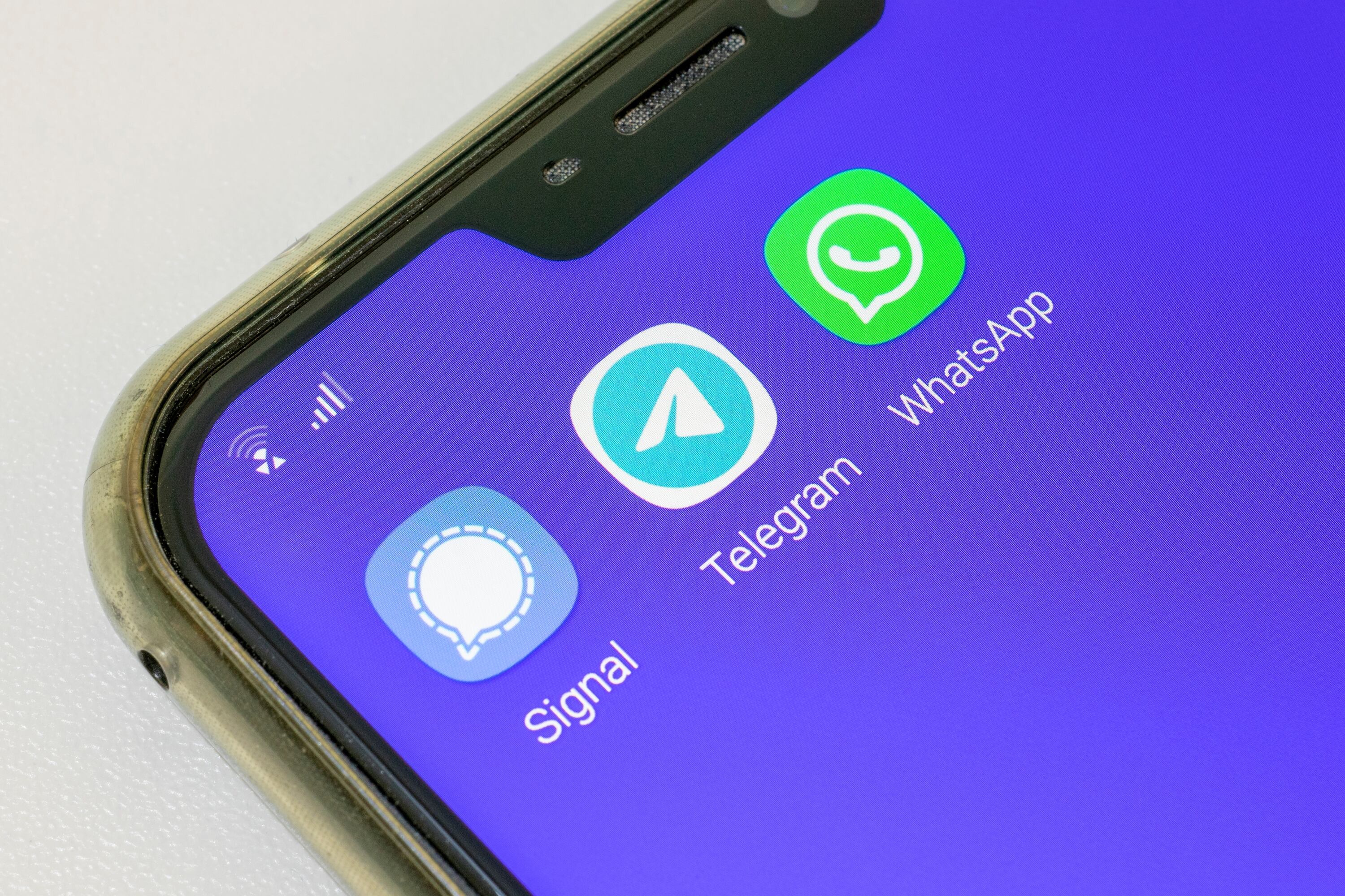 Apple retira WhatsApp, Threads, Signal y Telegram de su tienda de aplicaciones en China a petición de las autoridades