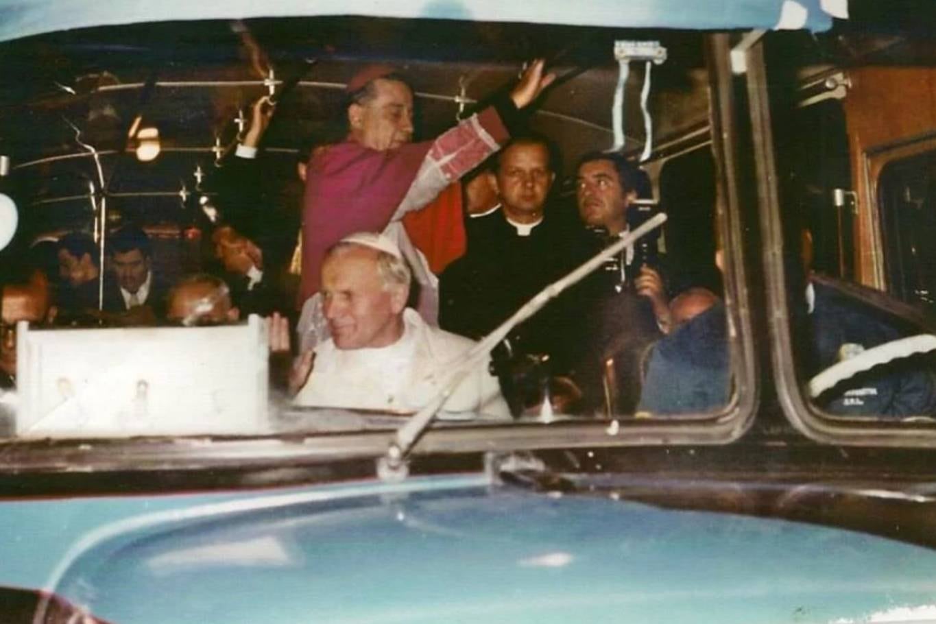 Quién fue el único Papa que visitó la Argentina: de su viaje en colectivo a la recorrida de diez ciudades en 6 días