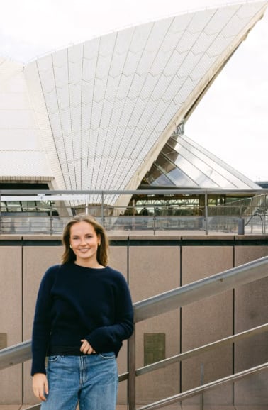 Ingrid Alexandra durante su estadía en Australia, donde en 2025 comenzó una licenciatura en la Universidad de Sídney centrada en Relaciones Internacionales y Economía Política