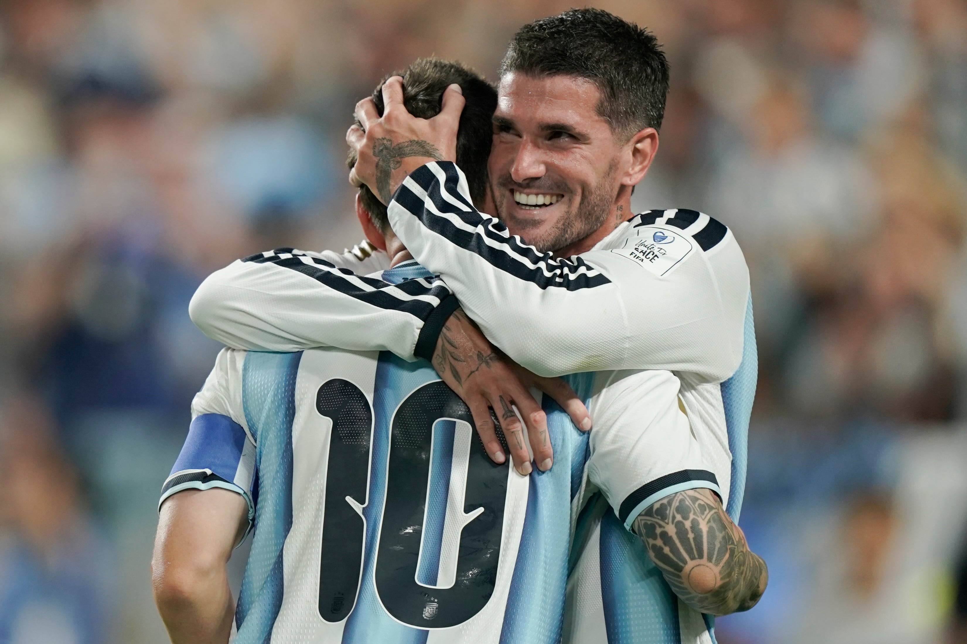 Mundial 2026, en vivo: los partidos de la segunda fecha y la preparación de Argentina para el encuentro frente a Austria 5 Argentina vs Argelia en el estadio Arrowhead de Kansas City
Rodrigo De Paul y Lionel Messi