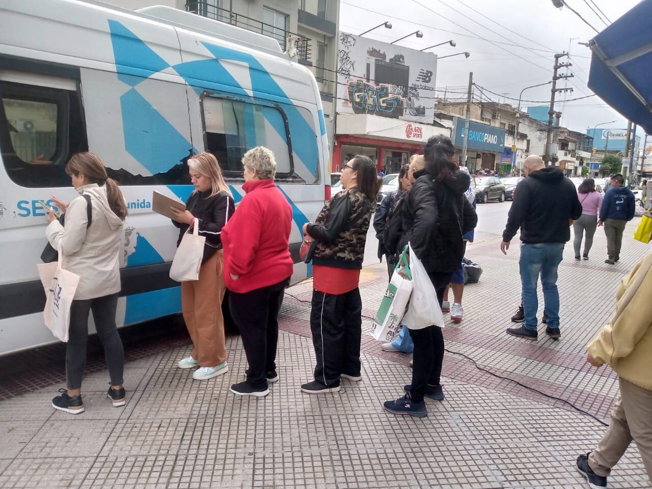 Una oficina rodante de la Anses en la zona sur del conurbano bonaerense