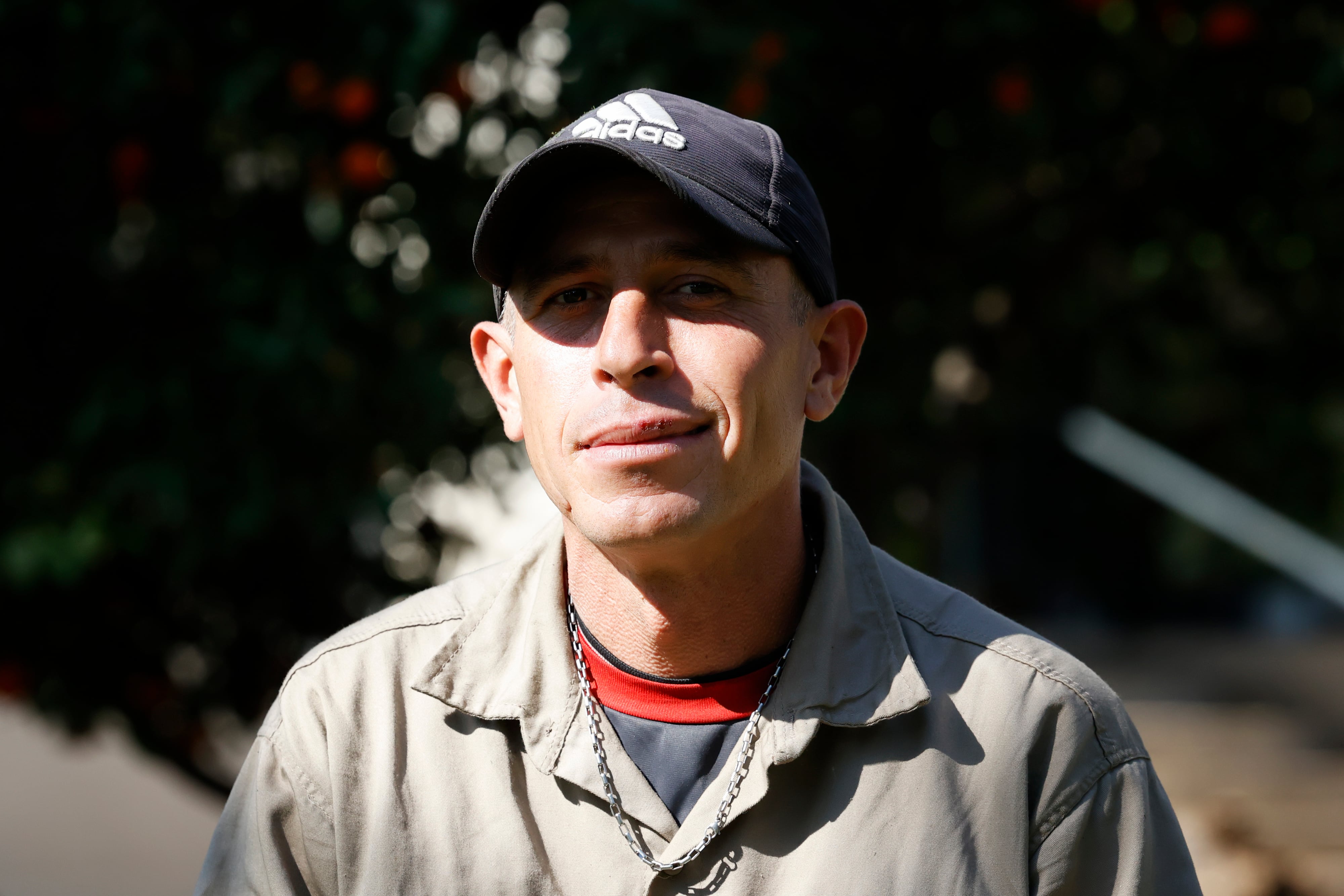 Jonathan Rodríguez, compañero de Ángel, empezó a trabajar como limpiavidrios siendo un adolescente y hoy tiene 36