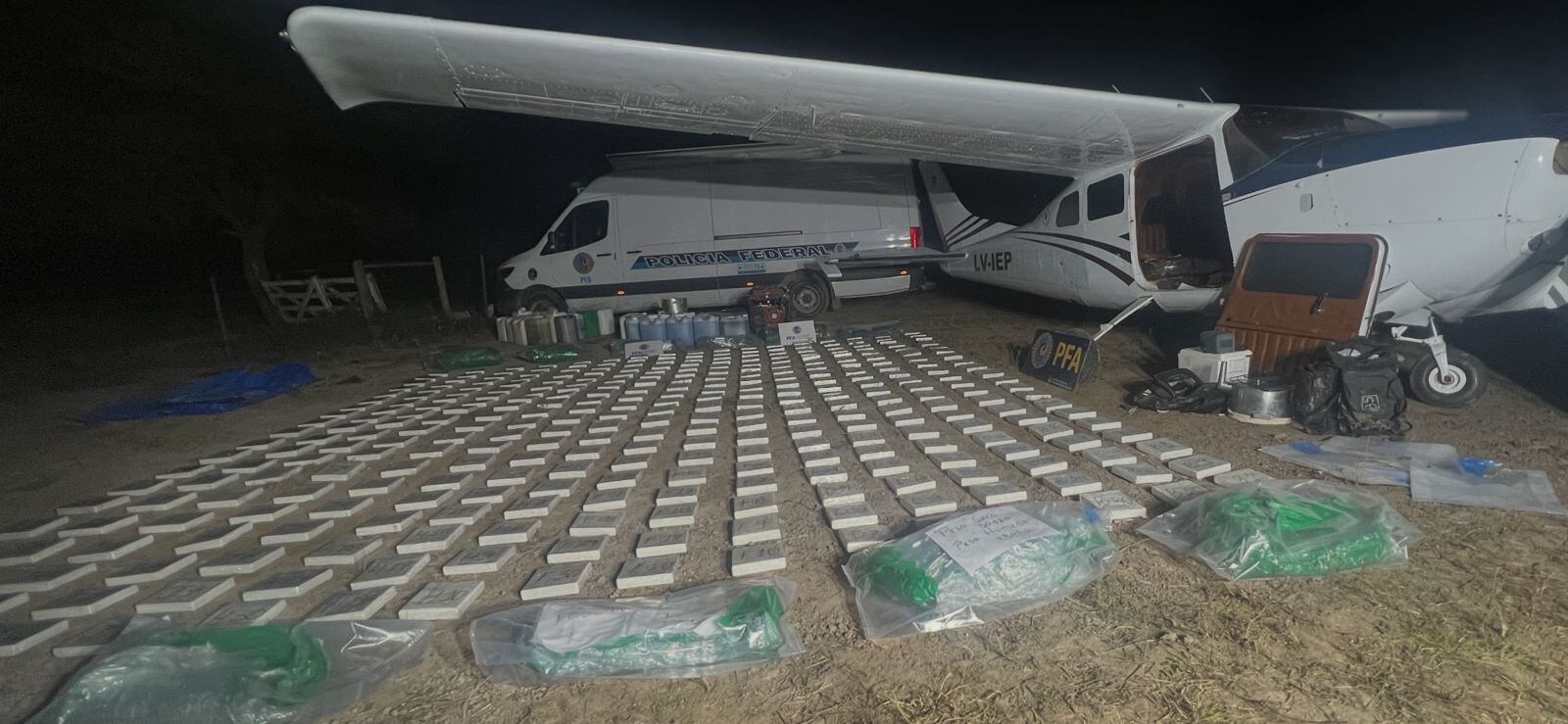 Con información de la DEA: interceptaron un avión con 442 kilos de cocaína en el norte de Santa Fe