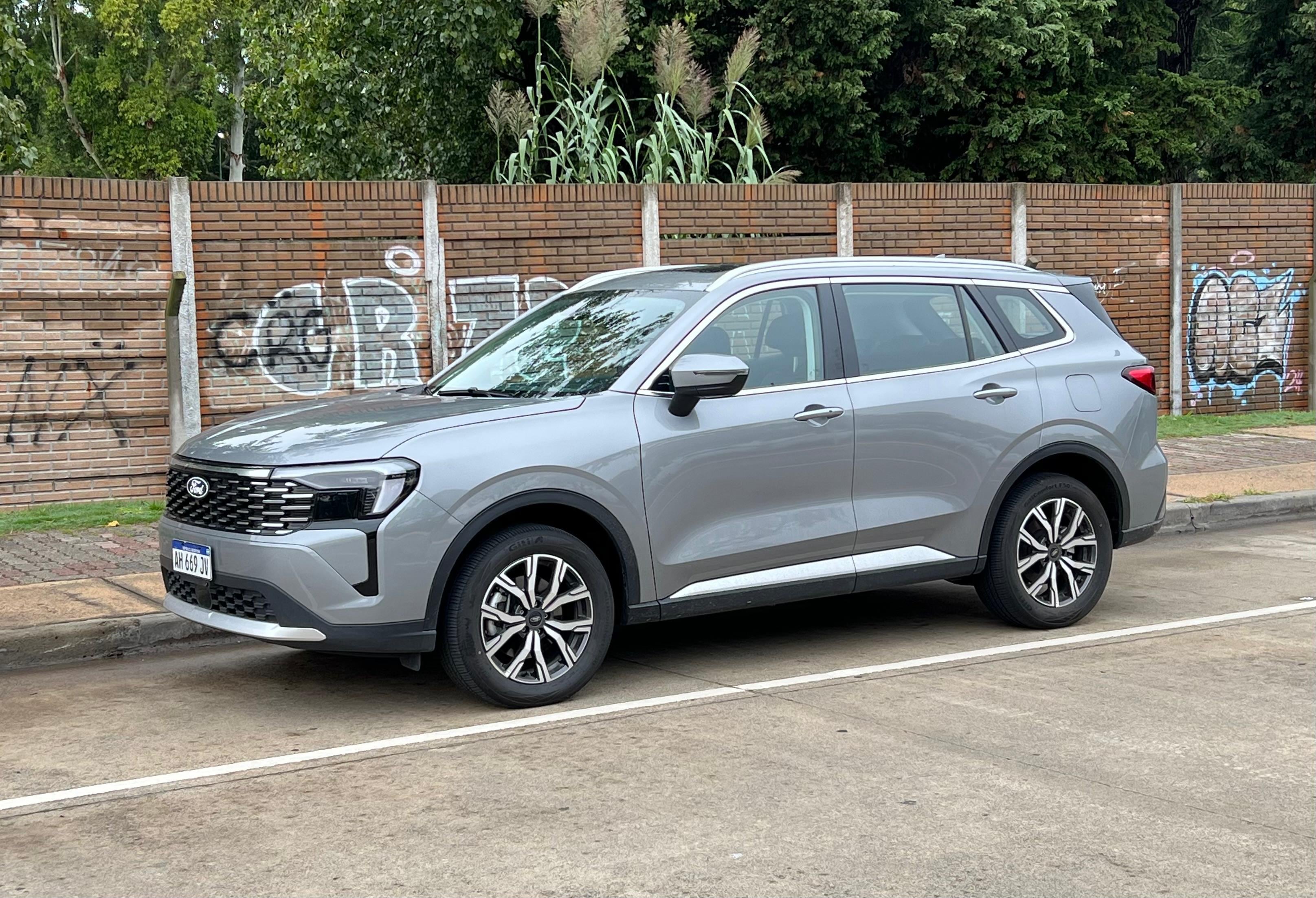 El SUV mide 1706 mm de alto, 4630 mm de largo y 1935 mm de ancho sin espejos