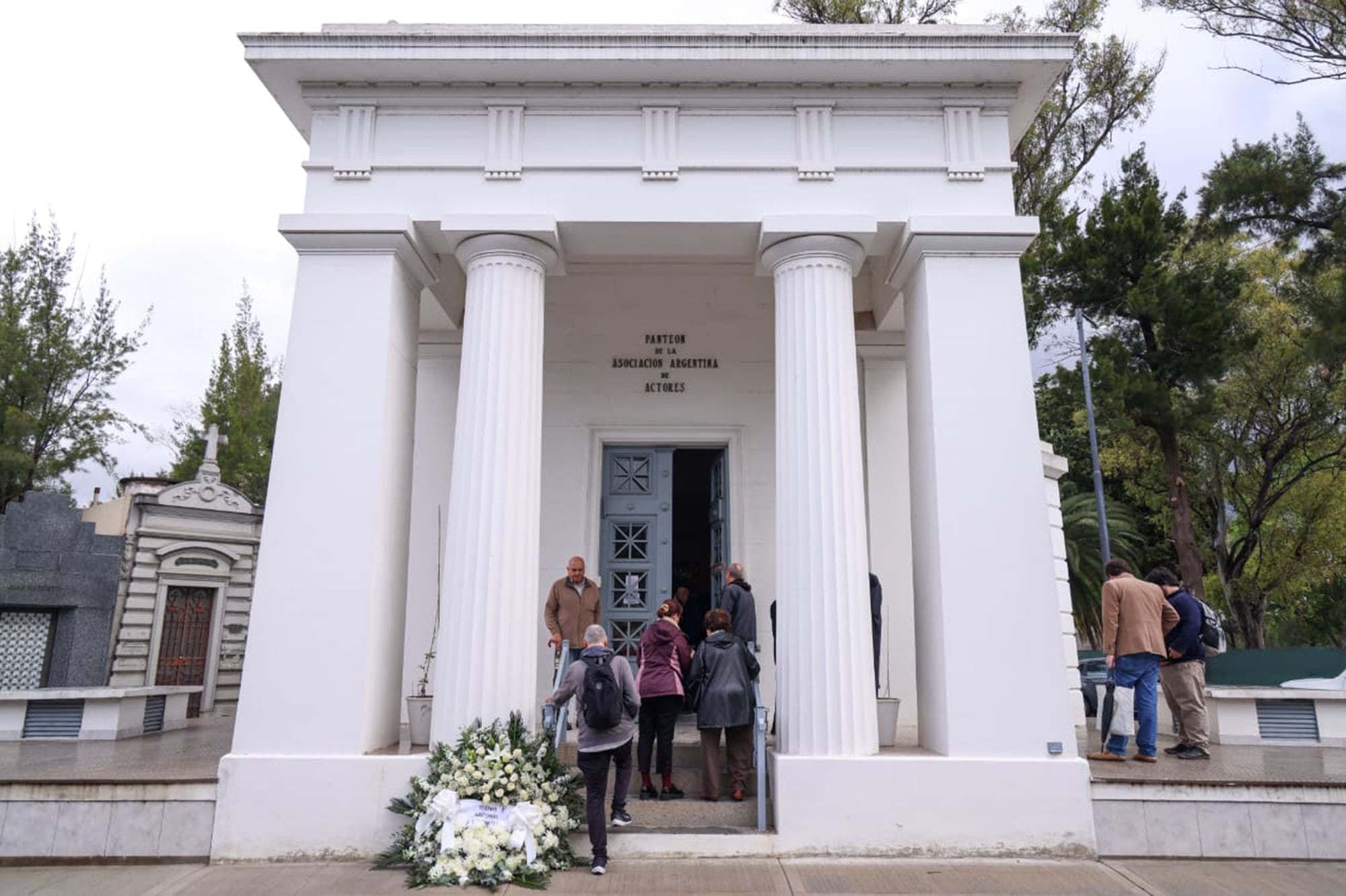 Un puñado de familiares y colegas del protagonista de La historia oficial participaron de la íntima ceremonia
