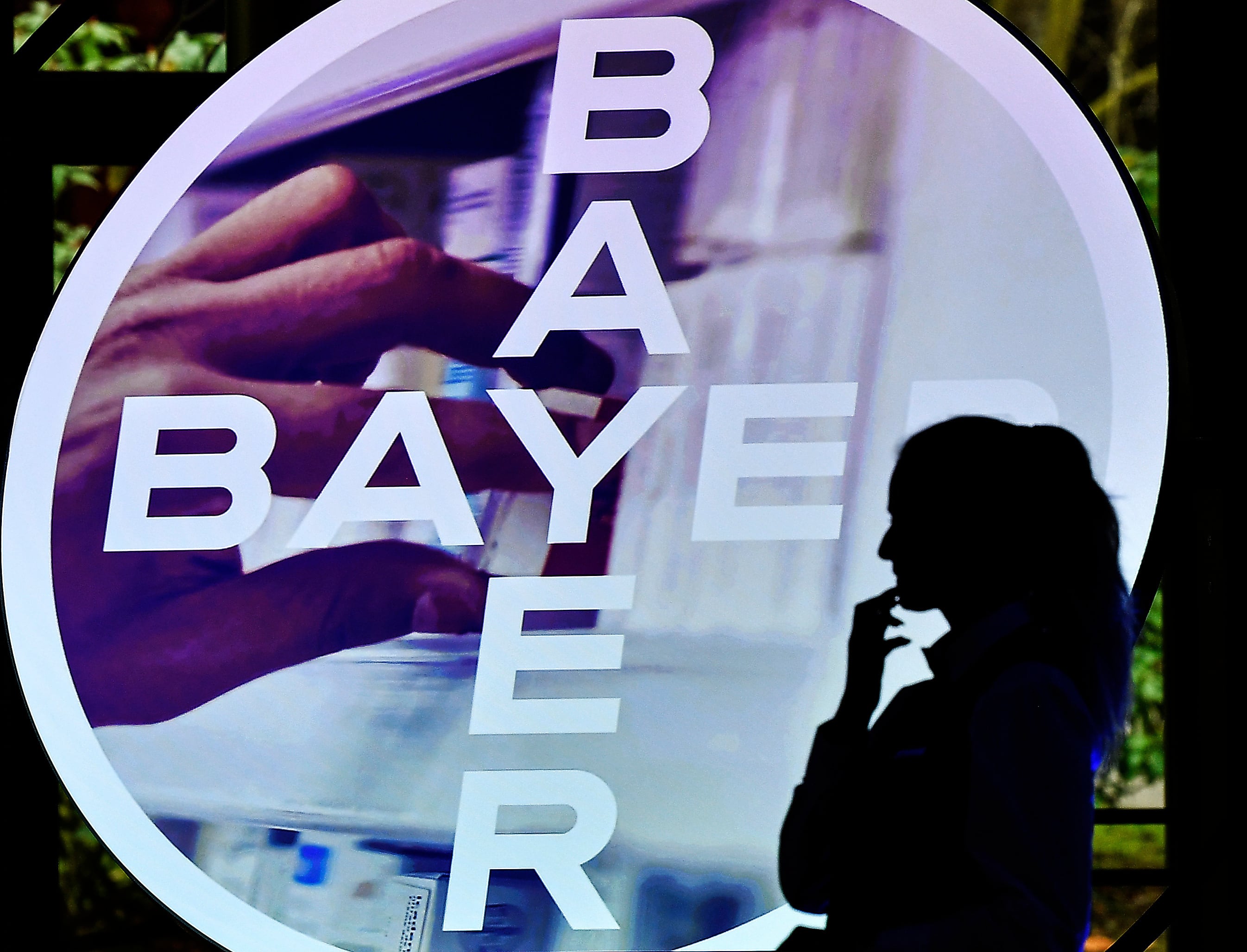 Bayer ganó un fallo histórico en Estados Unidos: bloquea demandas en contra del herbicida Roundup