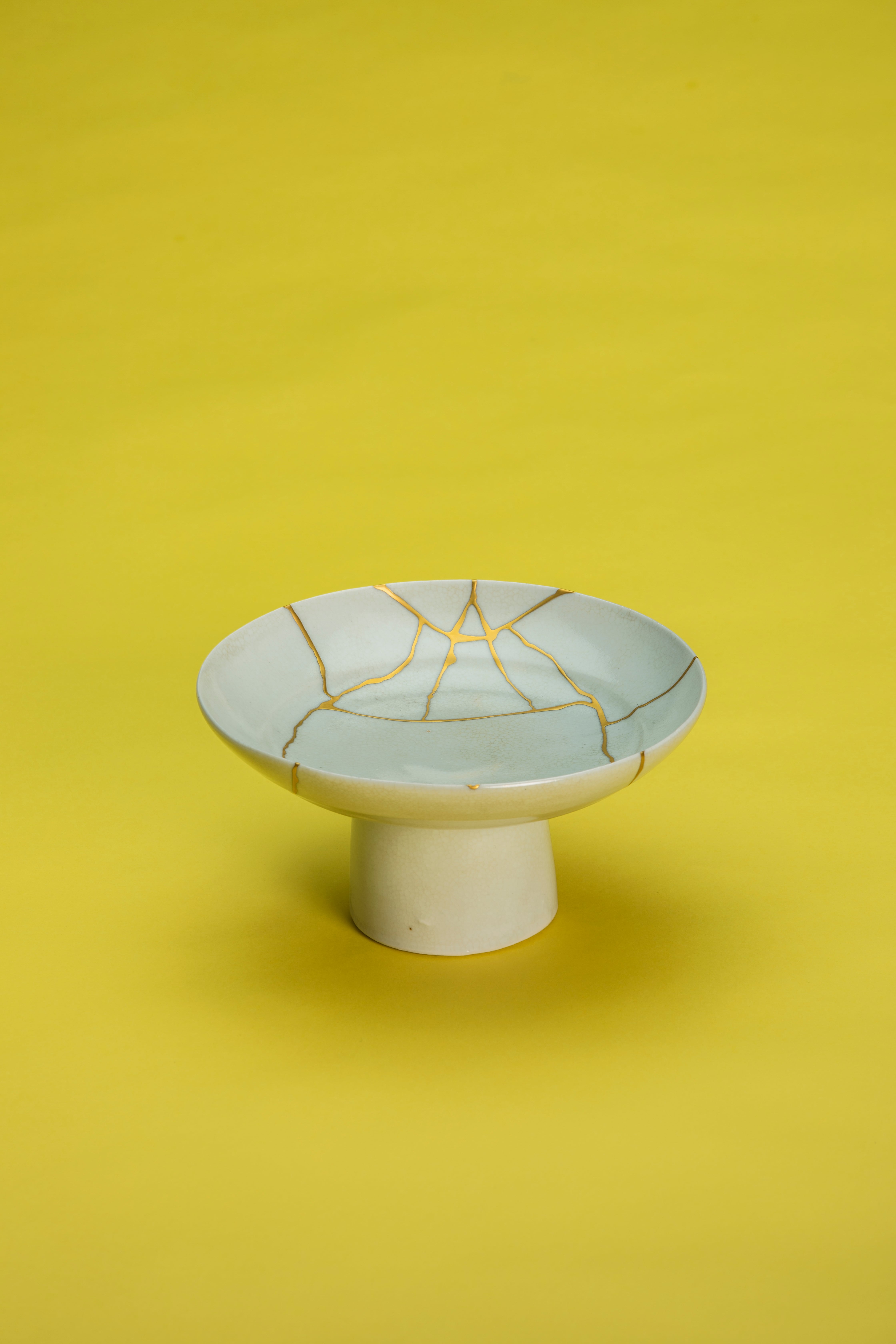 ¿Cómo será la vida en 2026? 10 predicciones del New York Times 8 Una reparación tradicional japonesa de cerámica con laca de oro, kintsugi