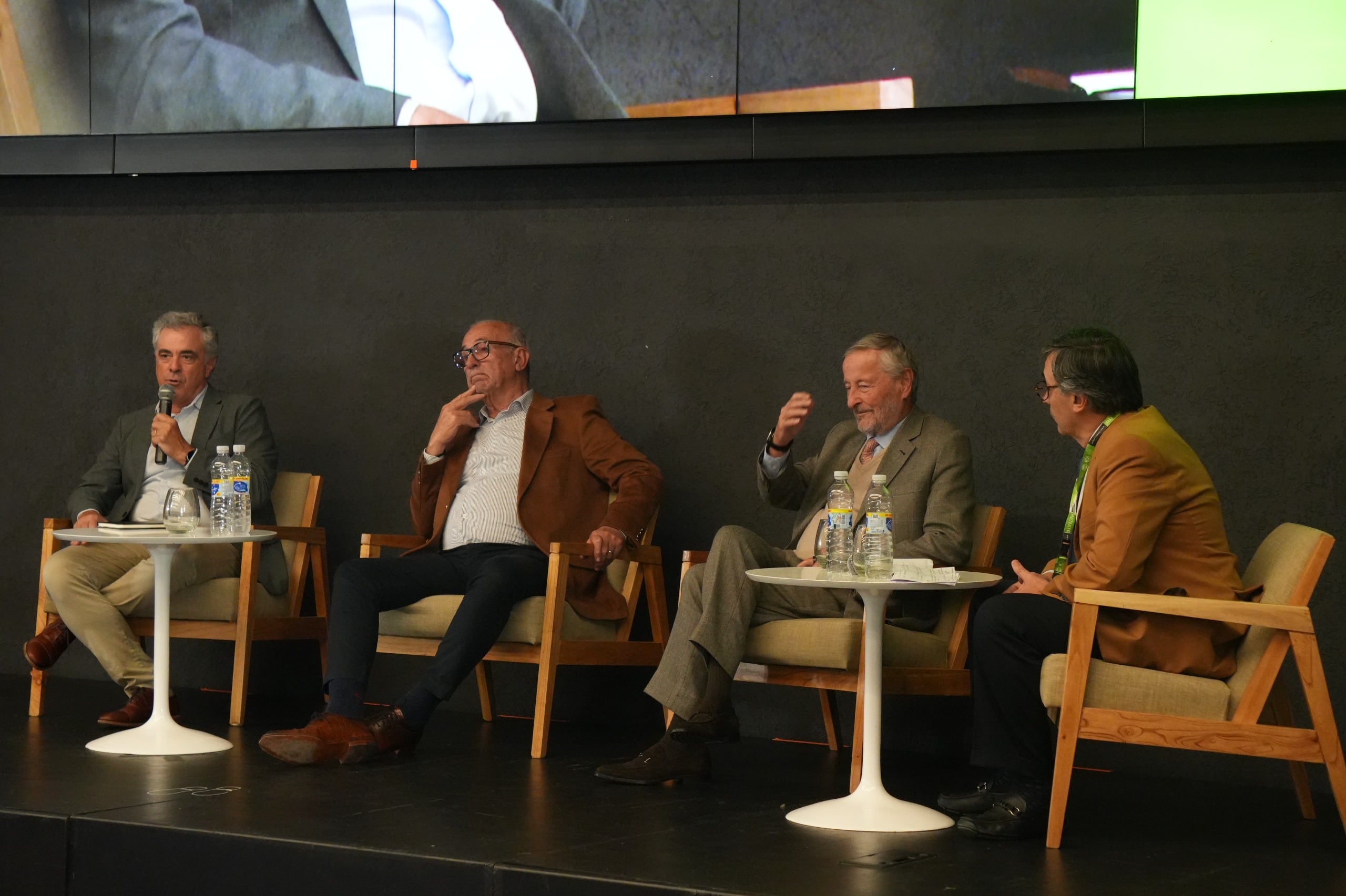 Christian Angió, director de negocio de Ledesma; Ricardo Venturino, empresario de la maquina agrícola; Cristiano Rattazzi, empresario y César Guatti, productor agropecuario y representante de la Federación de Instituciones Agropecuarias de Santa Cruz