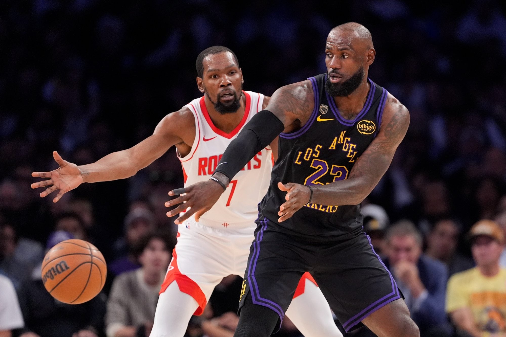 Nas oitavas de final da NBA, Kevin Durant e LeBron James se enfrentarão pela quarta vez entre Houston Rockets e Los Angeles Lakers.