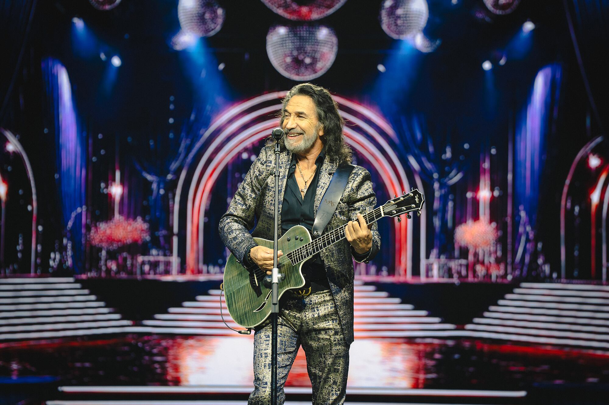 Marco Antonio Solís se presentó este jueves en el Movistar Arena; el lunes vuelve a hacerlo, en el marco de su tour Más cerca de tí