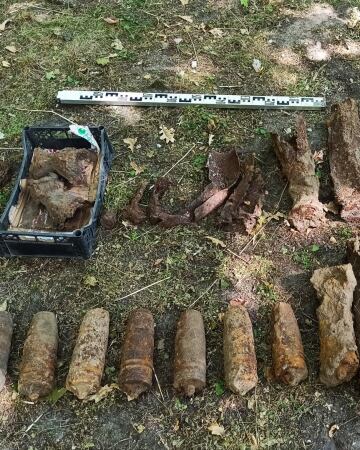 Parte de los explosivos que encontró el ejército polaco y los arqueólogos del Museo II Wojny Światowej