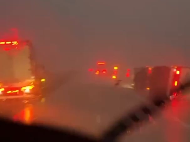 Noche de terror en la ruta: nueve camiones volcados por vientos extremos en la autopista Rosario-Córdoba