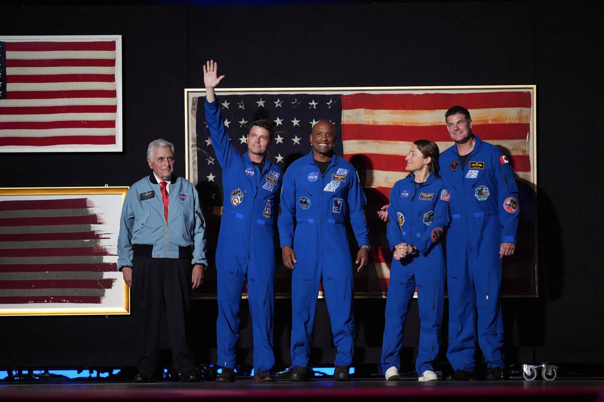 Victor Glover, piloto del Artemis II: “La vida en Orión era íntima, éramos un solo organismo” 6 Artemis II reunió a Reid Wiseman, Victor Glover, Christina Koch y Jeremy Hansen en una trayectoria de retorno libre alrededor de la Luna y de regreso a la Tierra