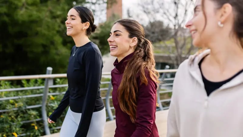 La aplicación ayuda a realizar una actividad con amigos