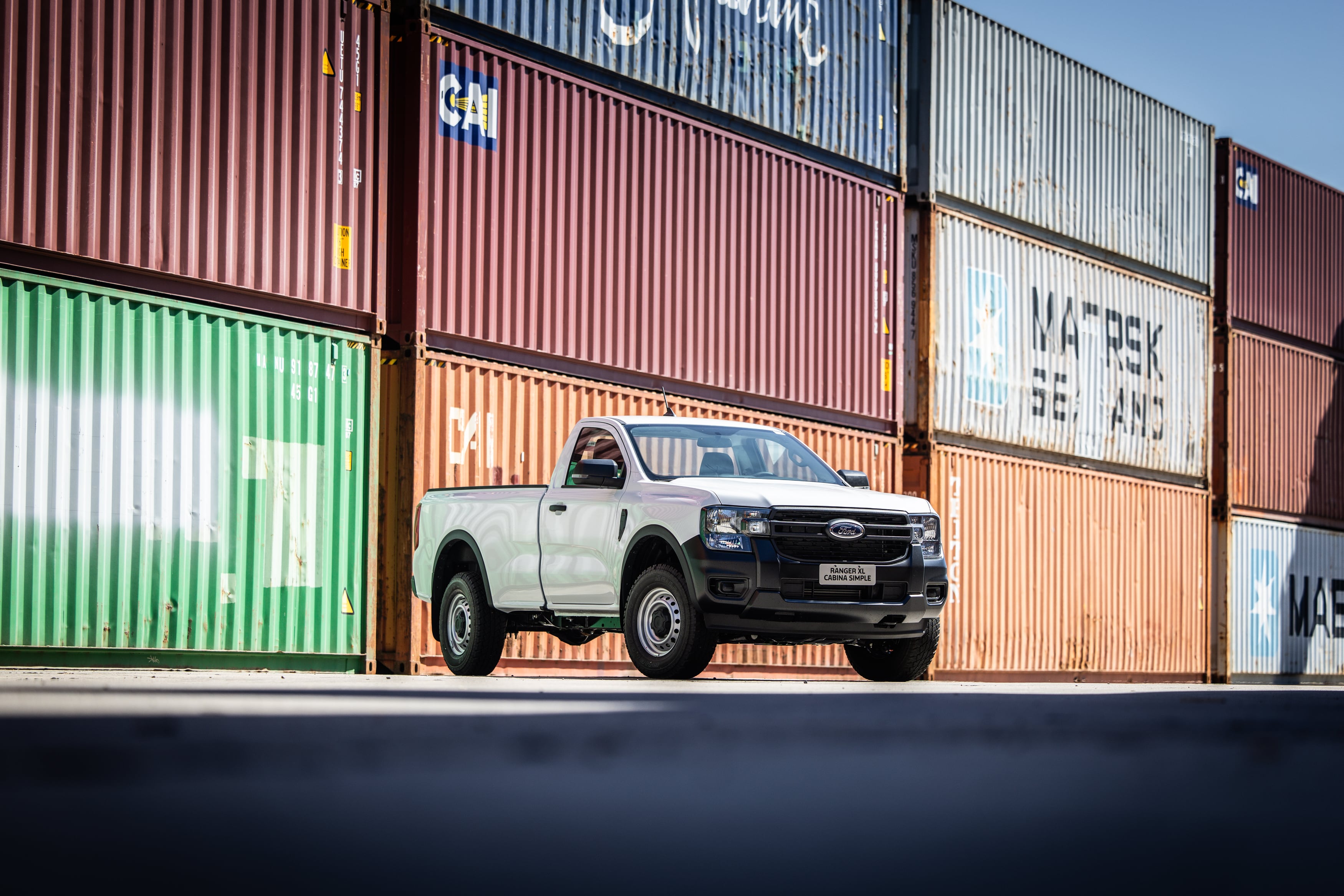 La variante Cabina Simple ofrece una caja de carga 48% más larga que la Doble Cabina