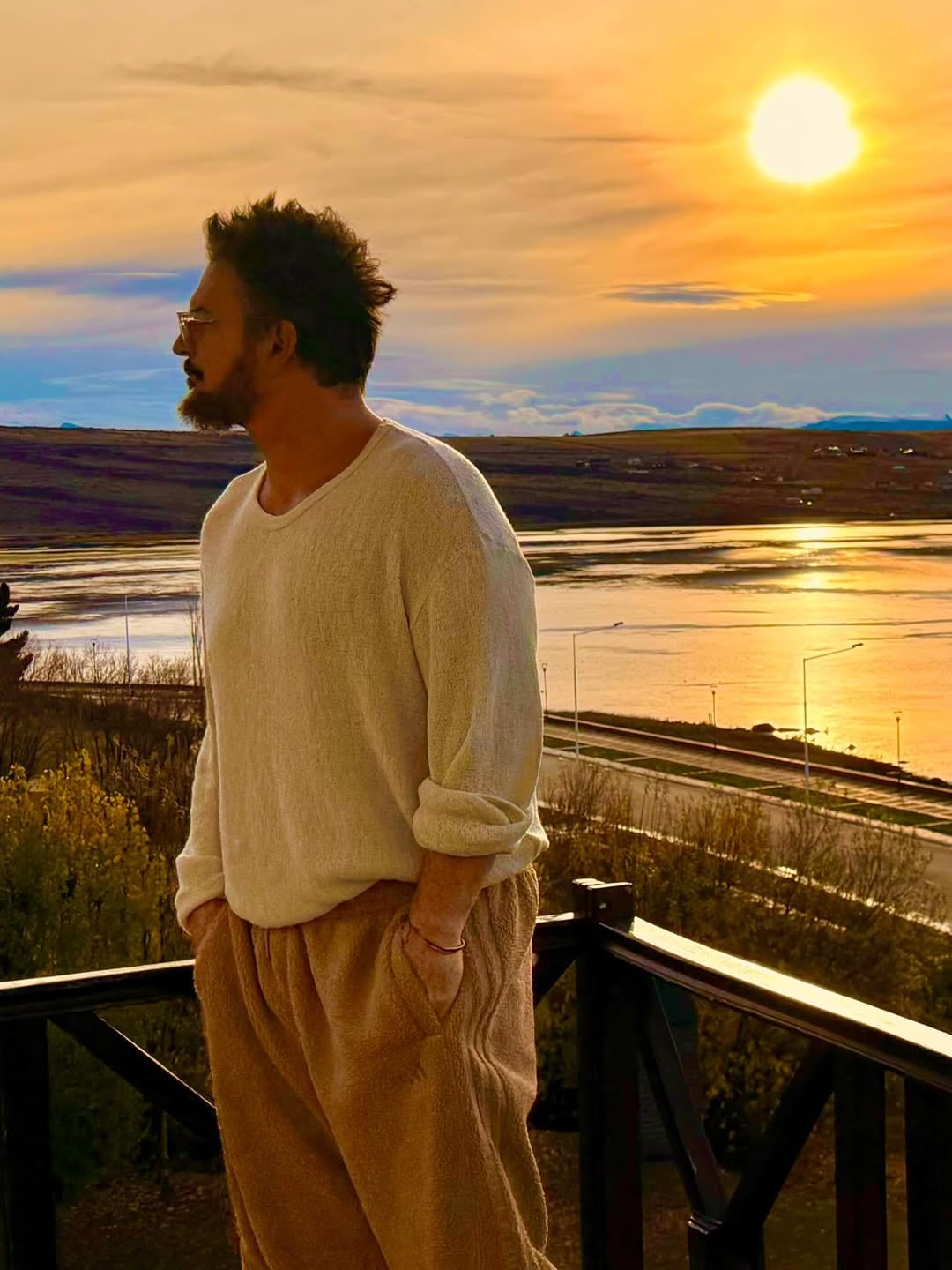 El intérprete de “Fuiste tú” capturó la mística del lugar desde el balcón de su hospedaje durante el atardecer (Foto: Instagram/@ricardoarjona)