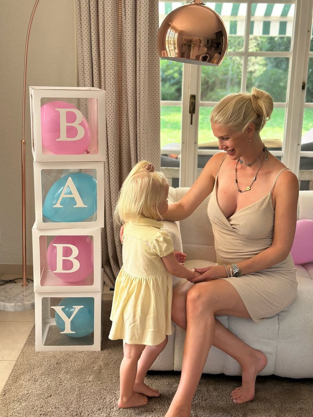 La modelo sueca anunció en sus redes sociales que su segundo hijo será un varón (Foto: Instagram @danielachristiansson)