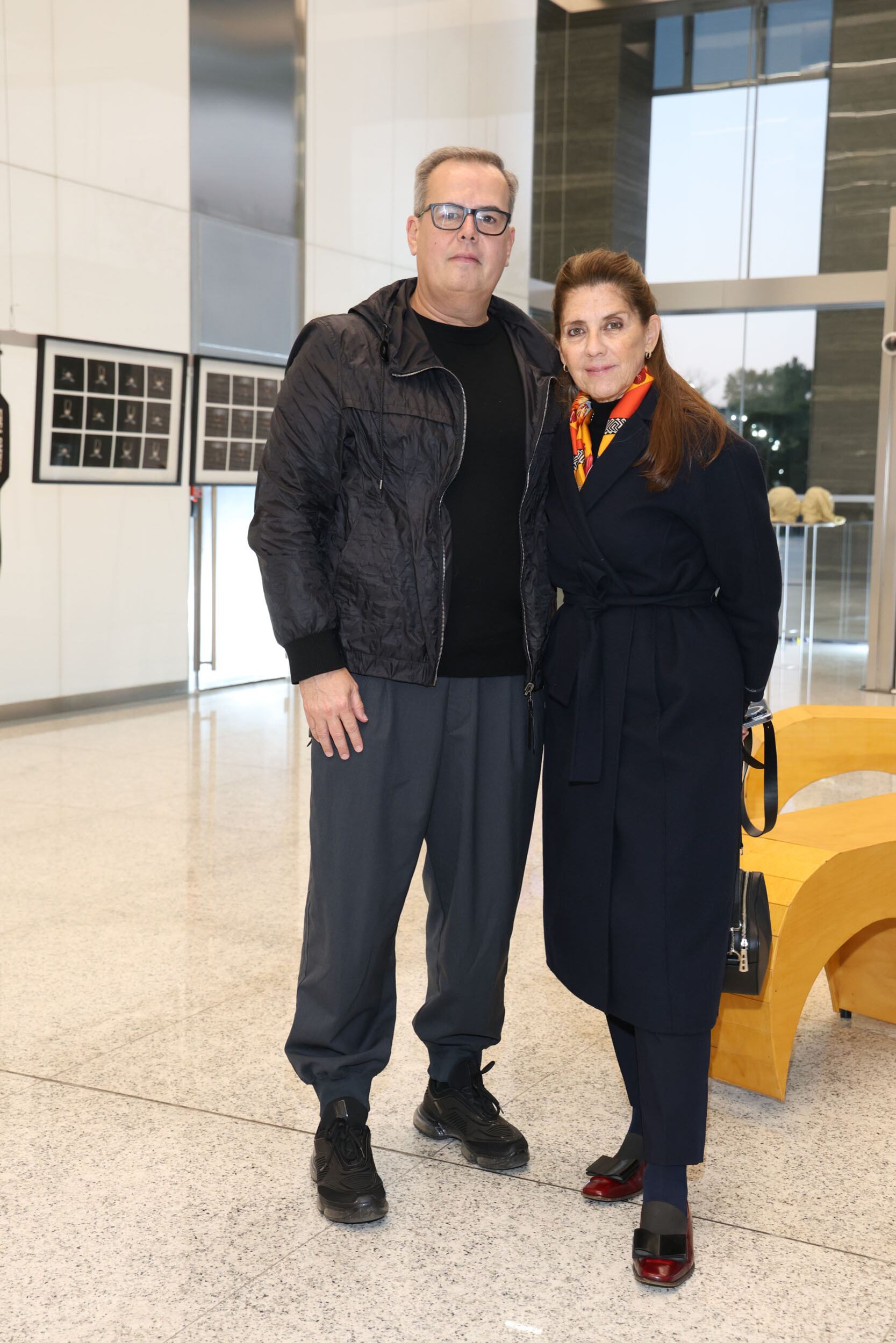 Andrés Brun y la galerista María Casado