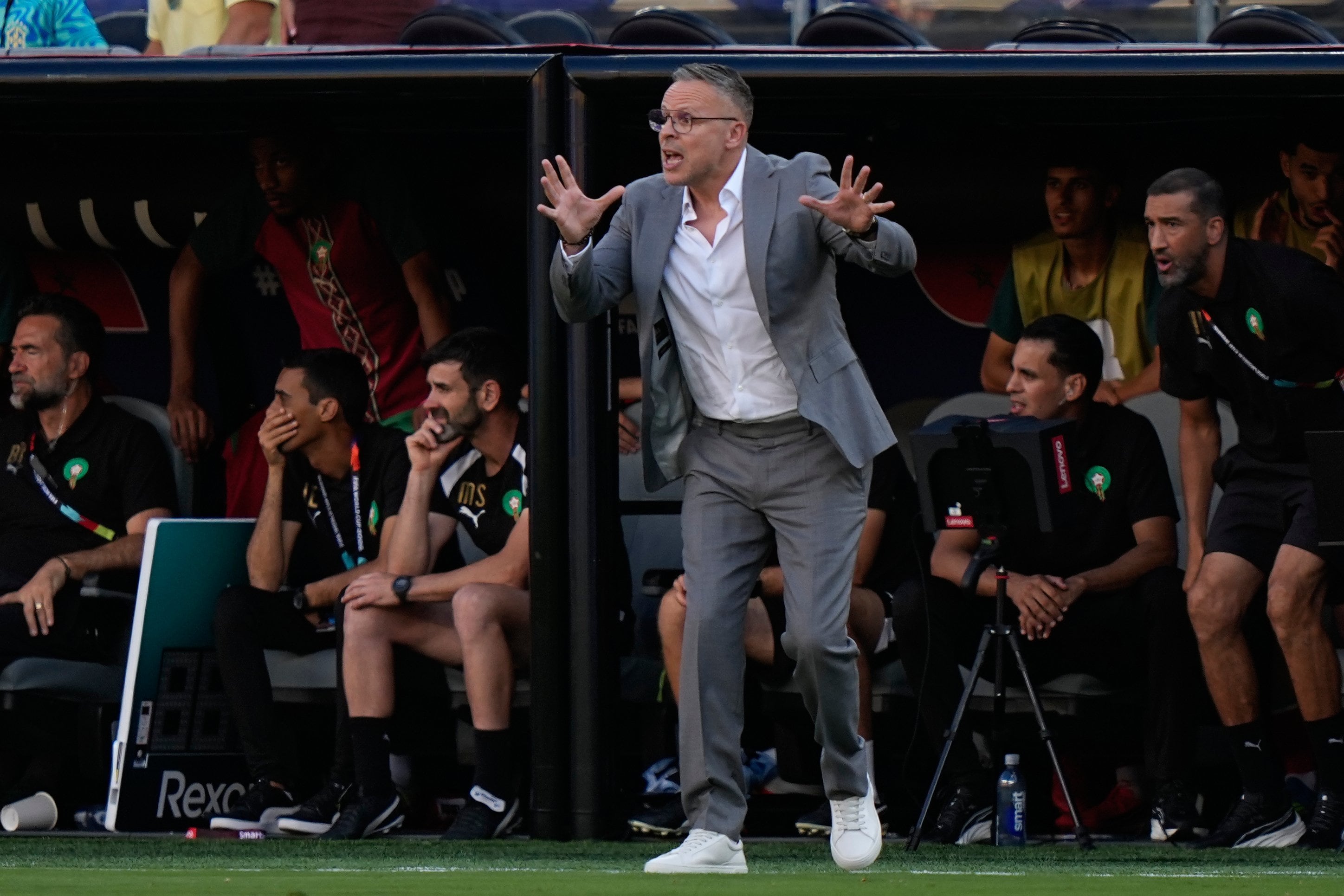 Mohamed Ouahbi, el DT de Marruecos, que jugará con Francia en el comienzo de los cuartos de final del Mundial 2026