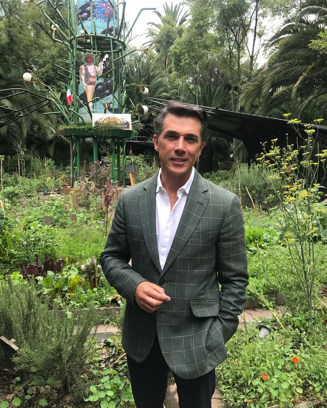 El ahora legislador confesó que el miedo a la “migra” marcó su niñez mientras vivía indocumentado con su familia en Chicago