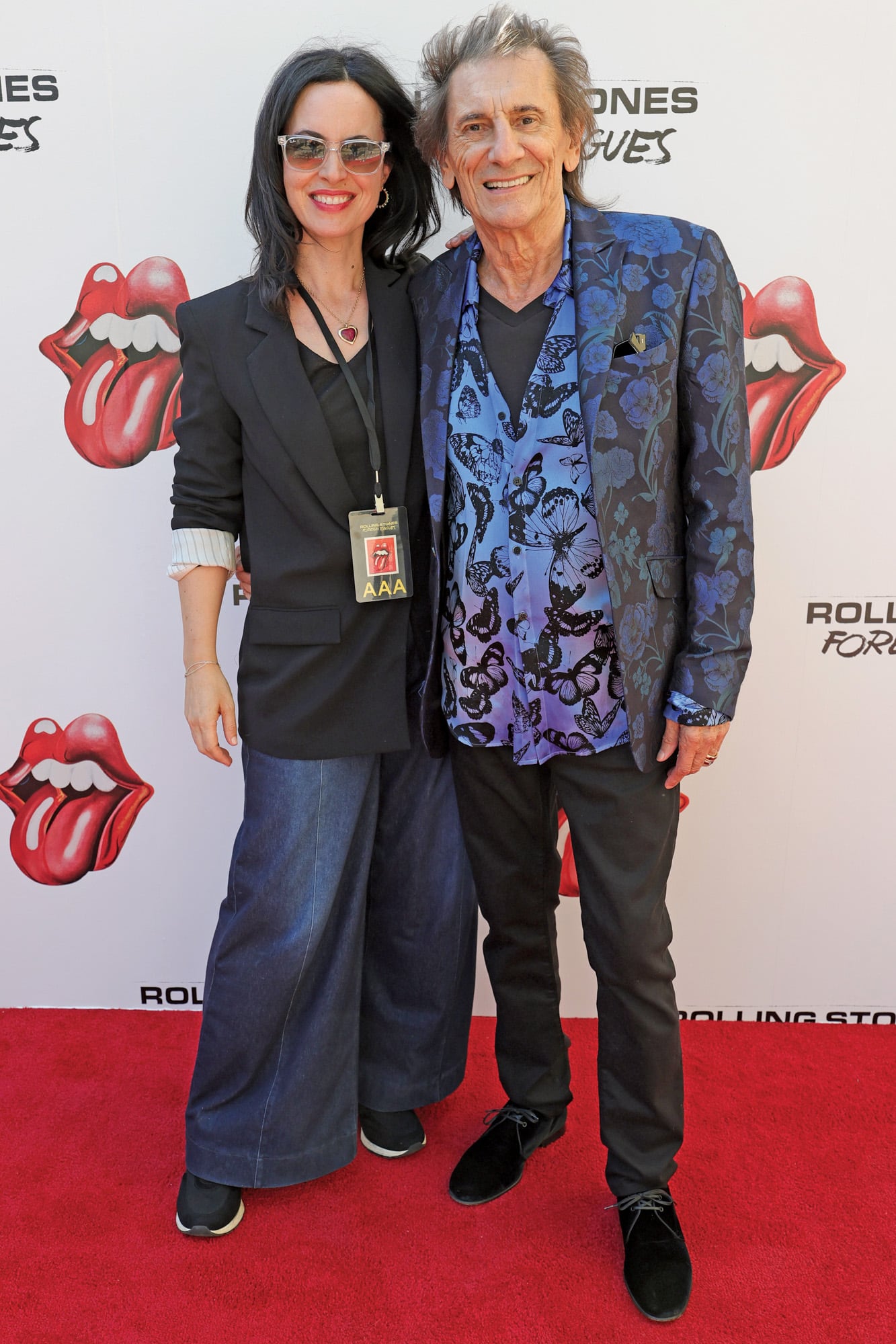 Ronnie Wood posa junto a su mujer Sally