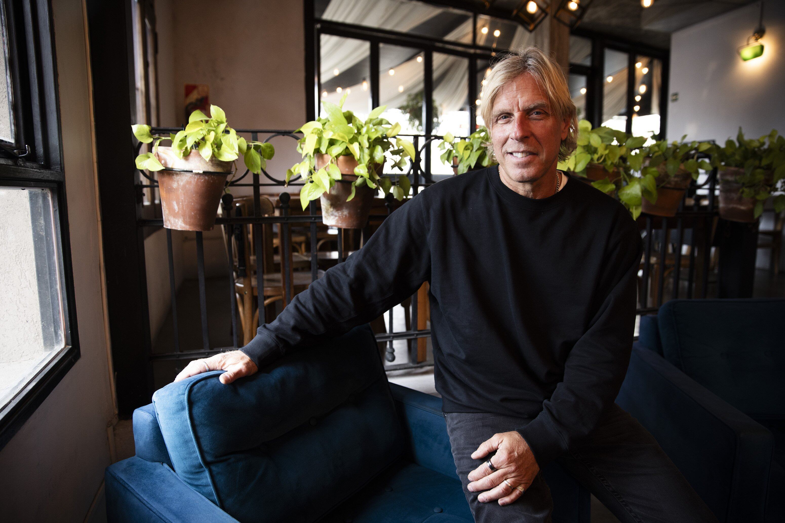 Juan Fossaroli ya tenía una vida nómade antes de incursionar en la Fórmula 1 y ama los autos desde chico