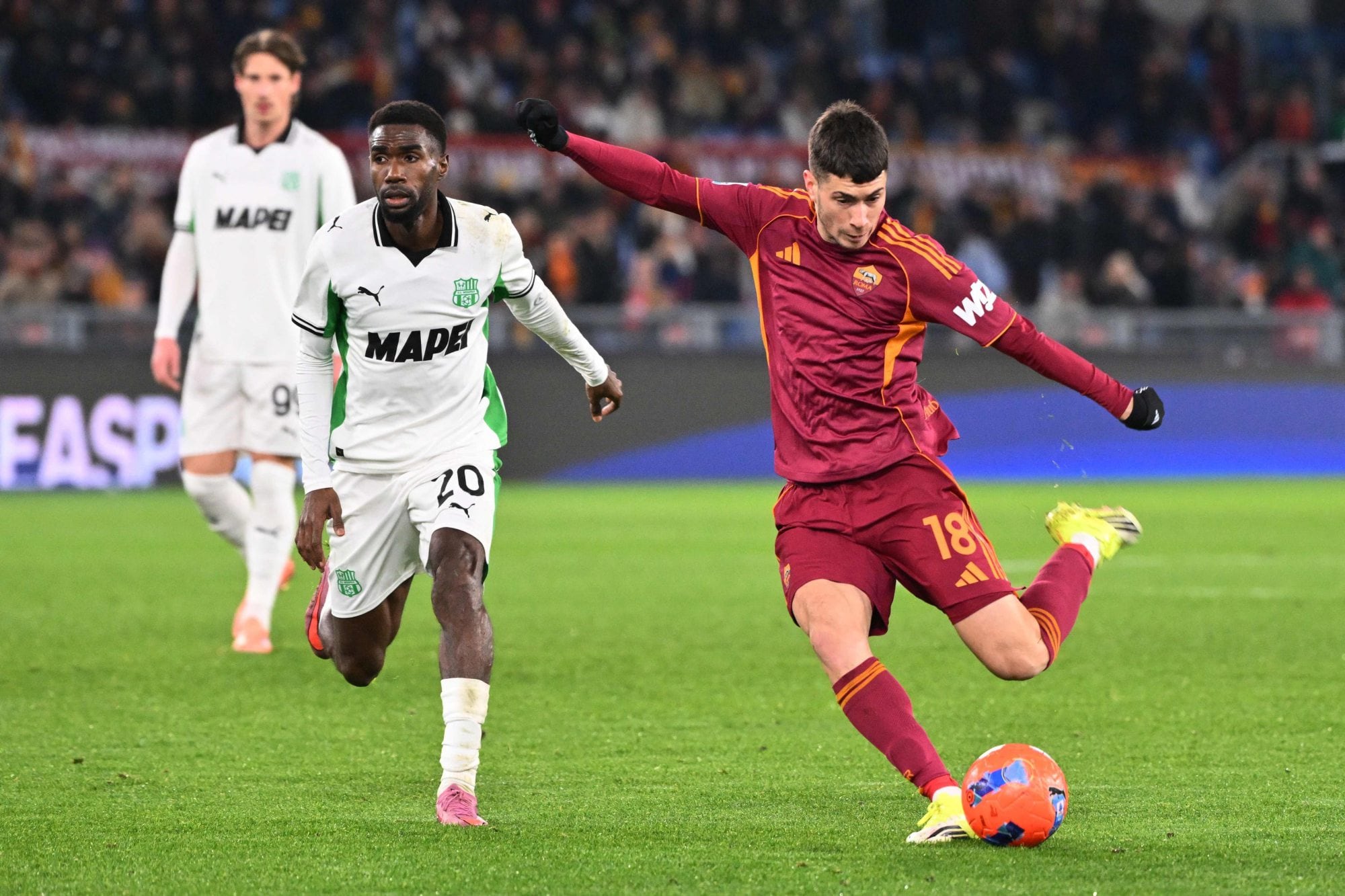 Un zurdazo para resolver el triunfo de Roma