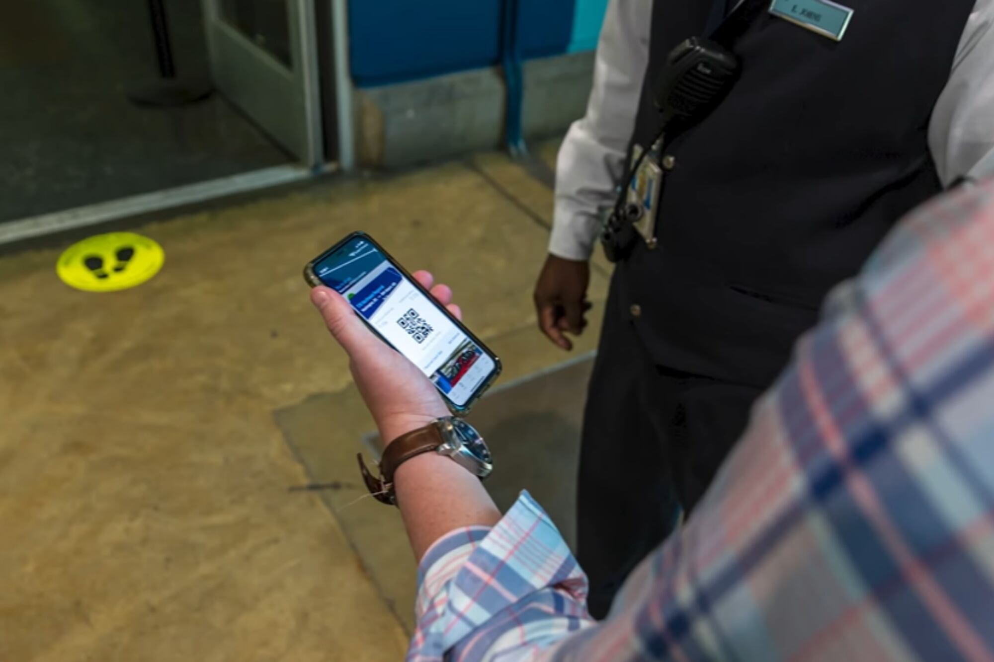 Los boletos para viajar en el tren de alta velocidad se pueden sacar en línea o en la aplicación de Amtrak