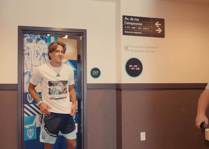"Avenida de los Campeones": el detalle en la concentración de la selección que reveló el video de Messi y que nadie conocía