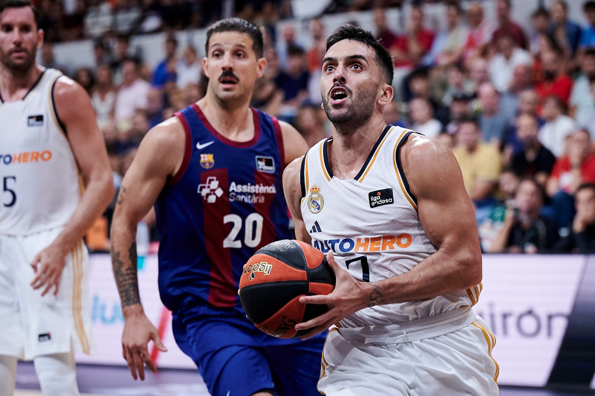 Ahora, en el tercer episodio de su semifinal de la Liga ACB, de España, Nicolás Laprovittola y Barcelona serán locales frente a Facundo Campazzo y Real Madrid.