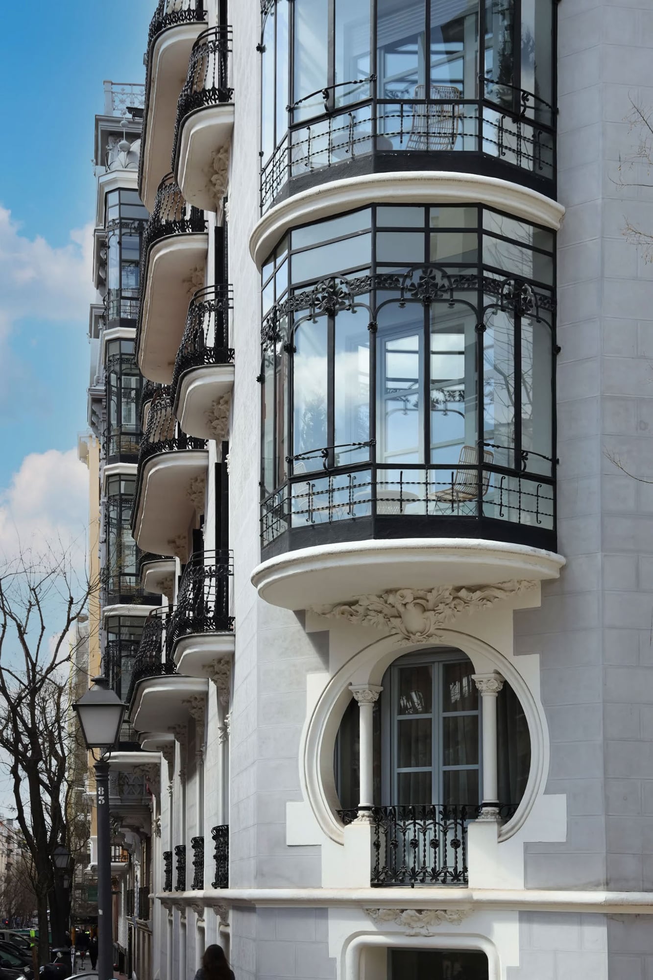 Tiene 2130 m2 construidos y fue remodelado en 2019 por su dueño anterior