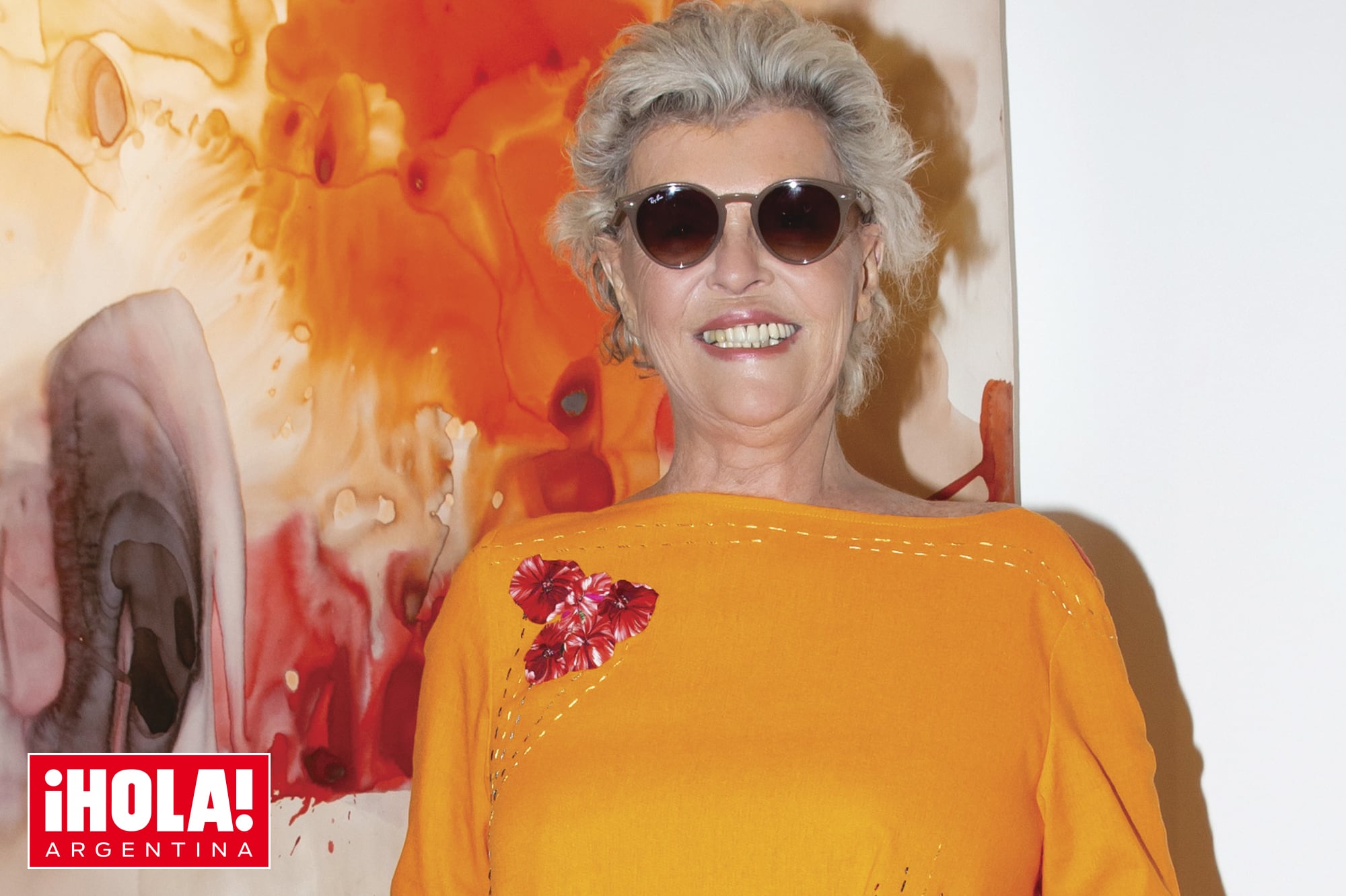 Tini de Bucourt. Acompañada por amigos y familiares, presentó su primera muestra de pintura y su cuarto libro