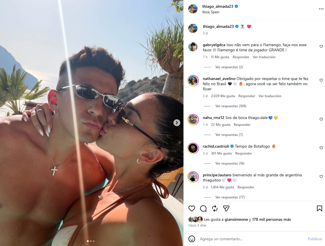 Thiago Almada con su esposa Antonella en sus últimas vacaciones en Ibiza
