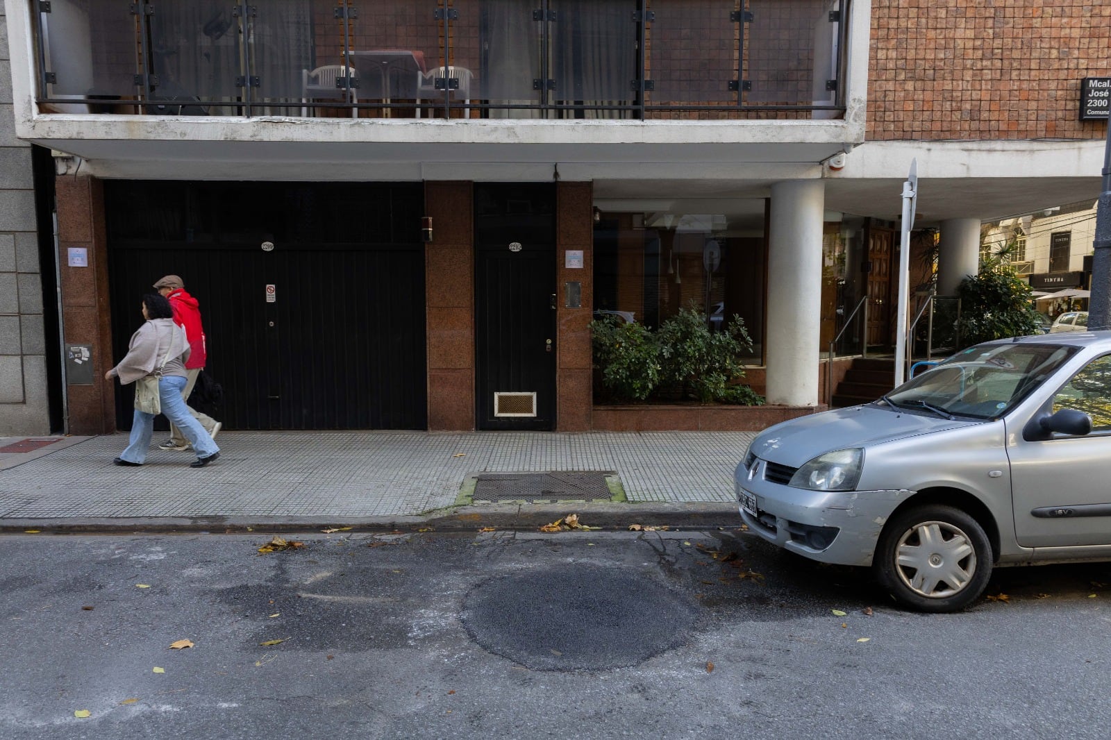El asfalto en frío puede aplicarse directamente sobre el bache a reparar sin ningún proceso previo de calentamiento