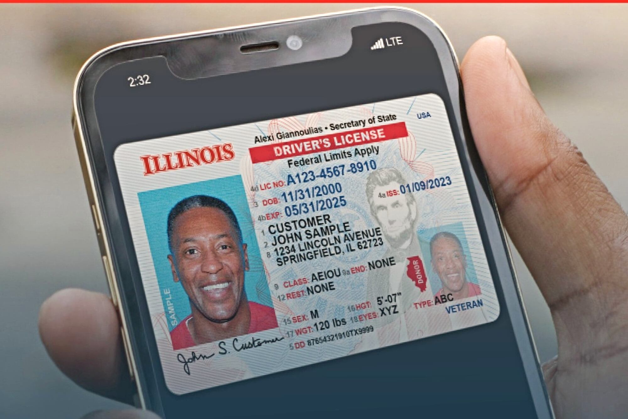 La legislación que permite a los residentes de Illinois usar licencias de conducir e identificaciones móviles fue firmada por el gobernador Pritzker