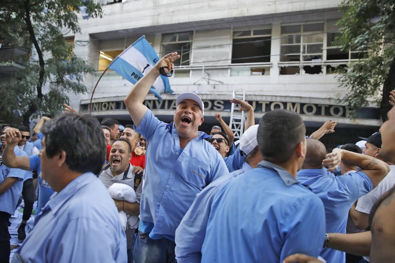 Trabajadores de la UTA reclaman el pago de salarios y el aguinaldo