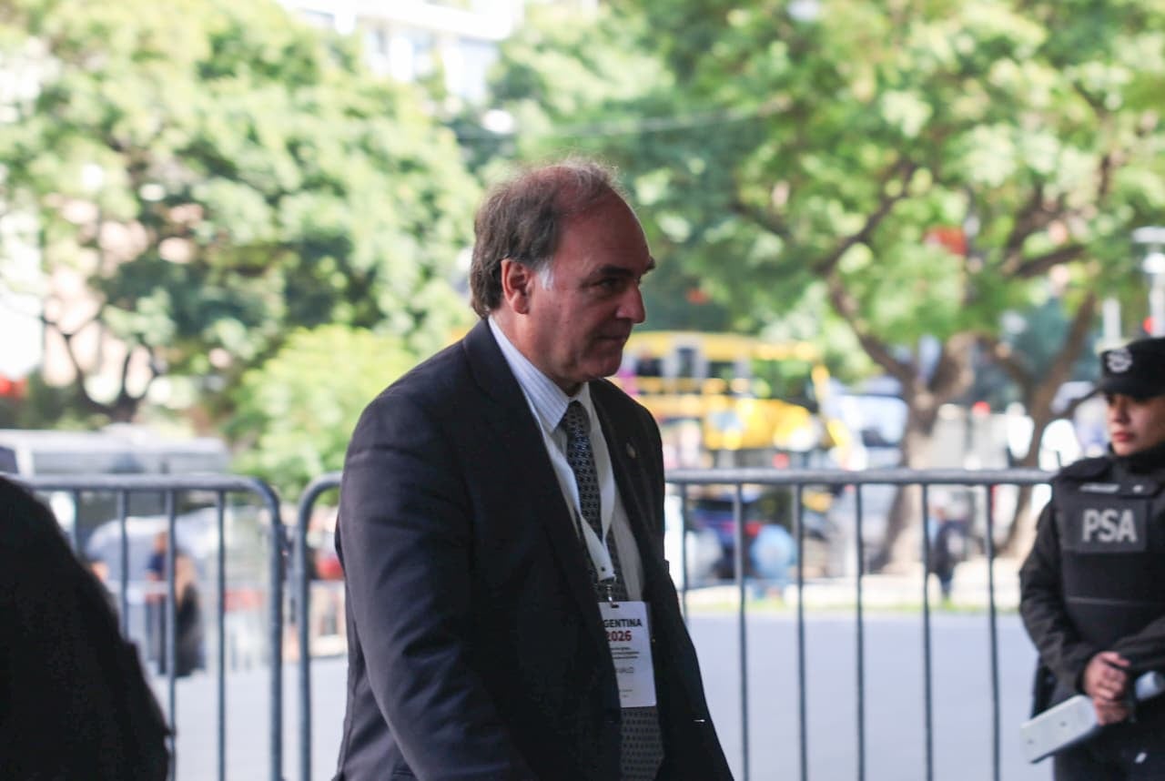Roberto E. Silva, presidente de la CNV, afirmó que con esta medida los CFO ganarán previsibilidad y libertad para decidir cuándo salir al mercado