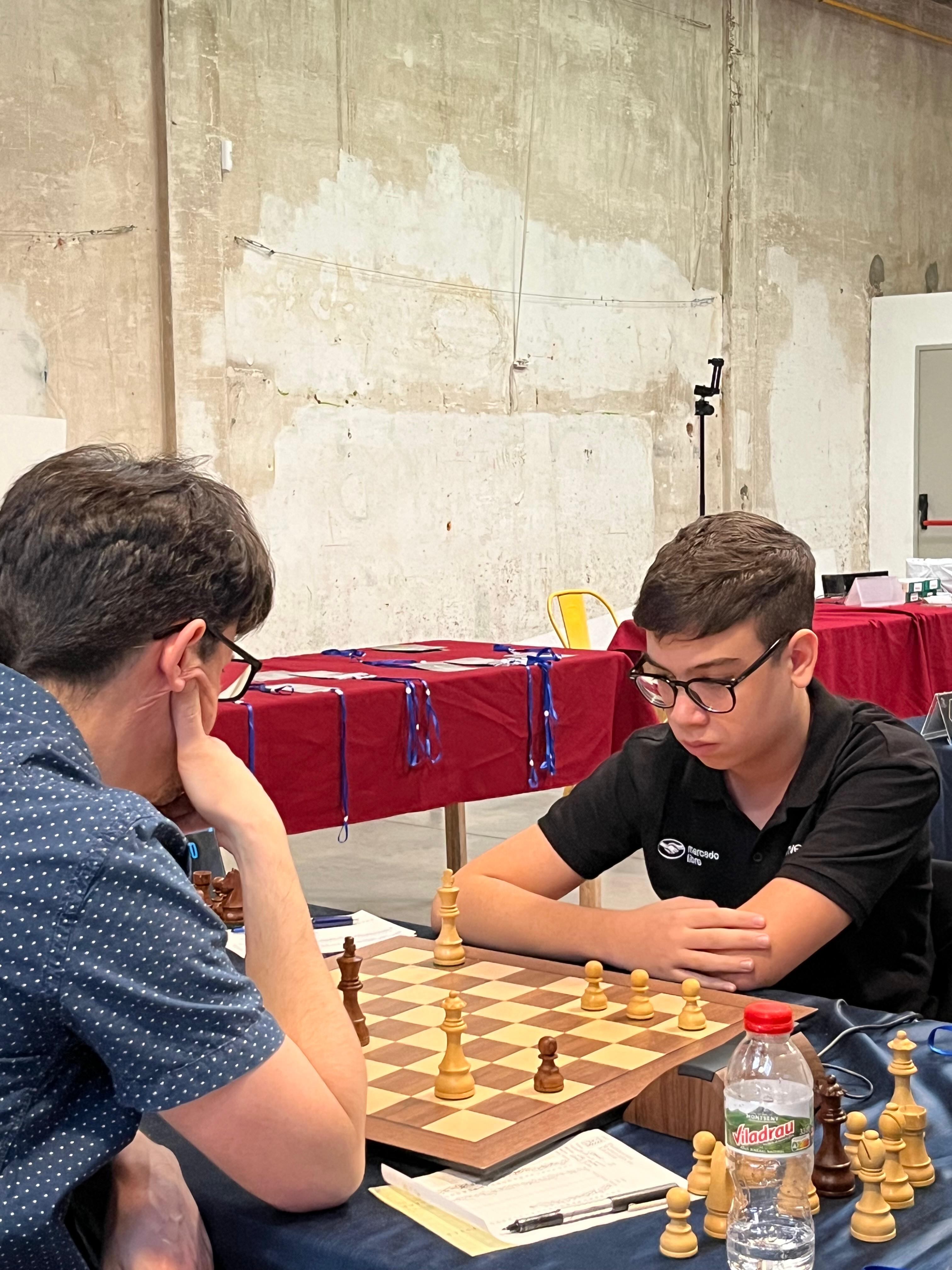 Faustino Oro vs. Diego Flores, en el torneo Prodigios y Leyendas