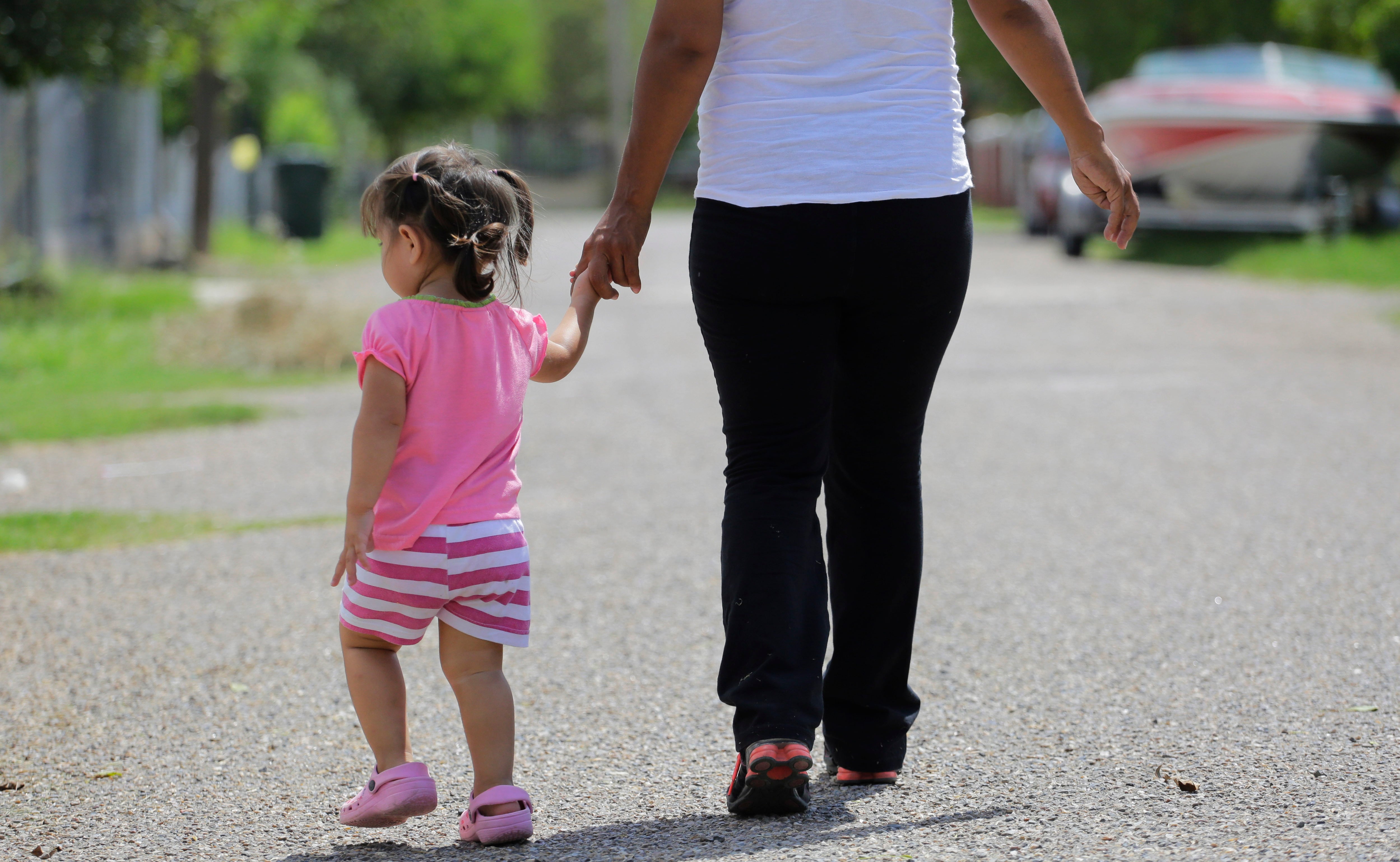 Esta nueva normativa modifica el Código de Familia para facilitar que las personas adoptadas en el extranjero regularicen su situación legal en Valifornia