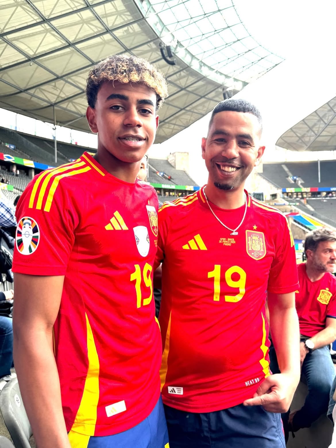 Lamine Yamal junto a su papá (Foto: Instagram @hustle_hard_304)
