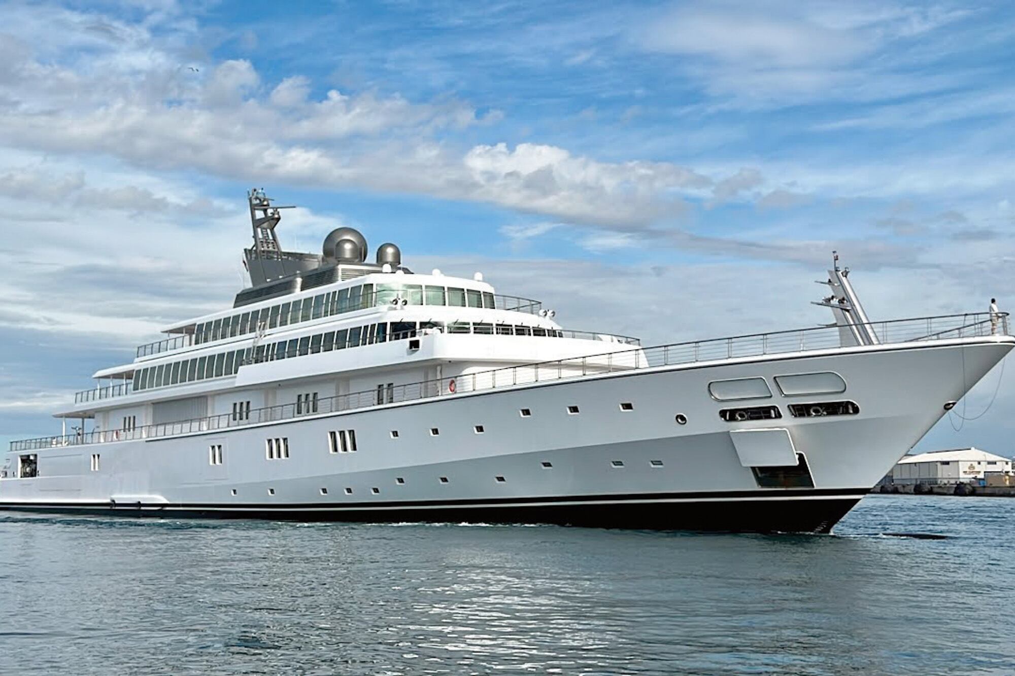 Rising Sun, el crucero de unos 140 metros de eslora del productor David Geffen.